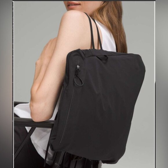 Lululemon Team Canada Women's Seated-Fit Packable Rain Poncho Style CPC Logo S/M - Picture 6 of 6